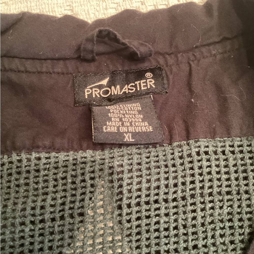 Promaster Multi-Pocket Men’s Utility Vest - Picture 9 of 9